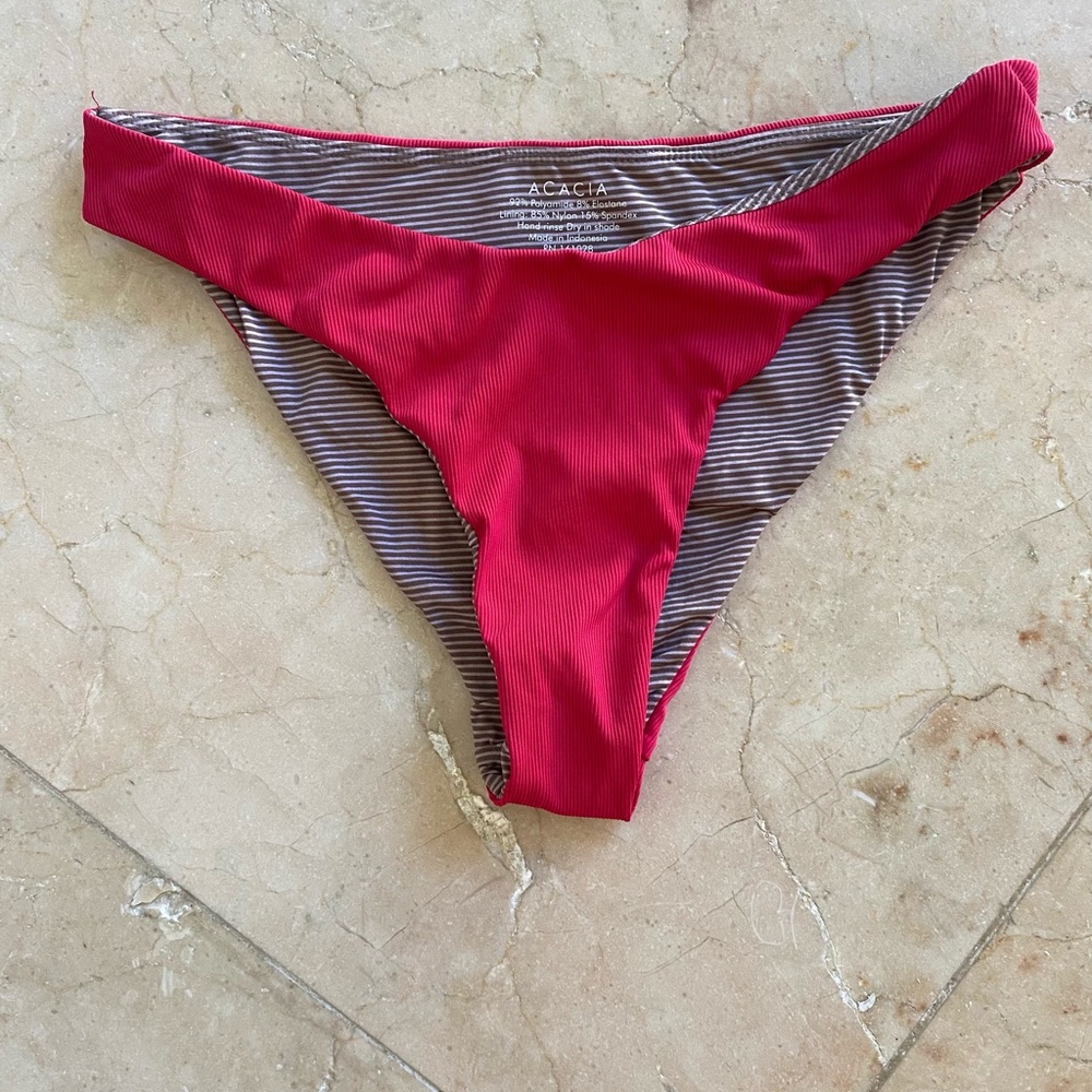Acacia zuma bottom